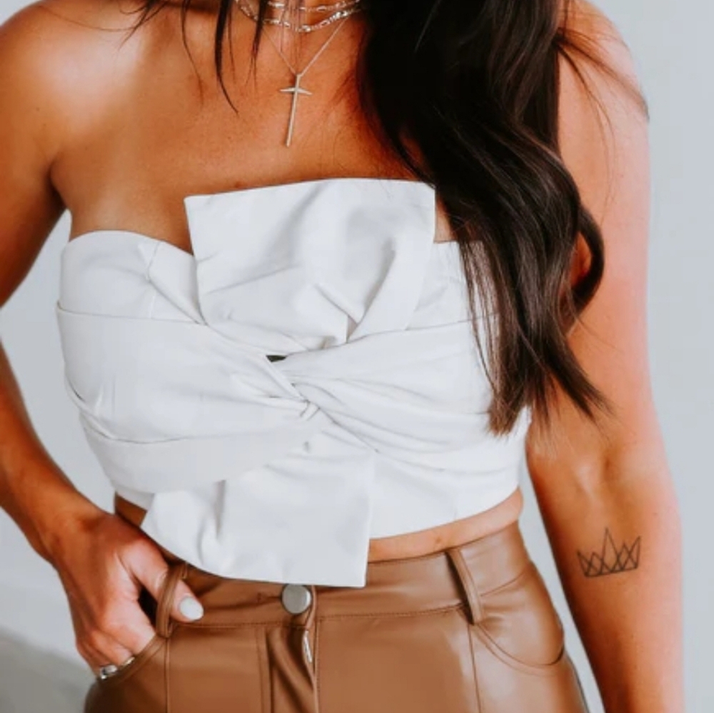 Mulla Los Angeles Ivory Bow Crop Top | Size small Boutique